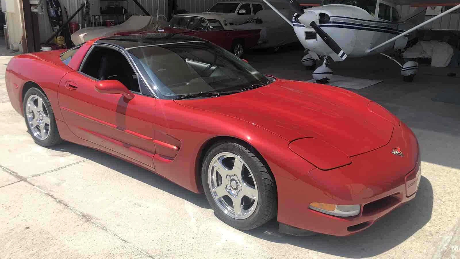 Corvette Generations/C5/C5 1997 Red (3).webp